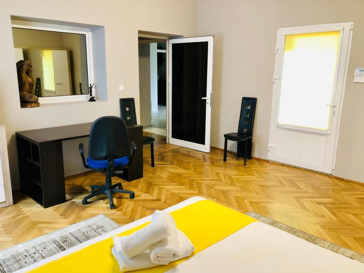 Ultra-Central Apartment Just In Union Squere Timisoara Exterior photo